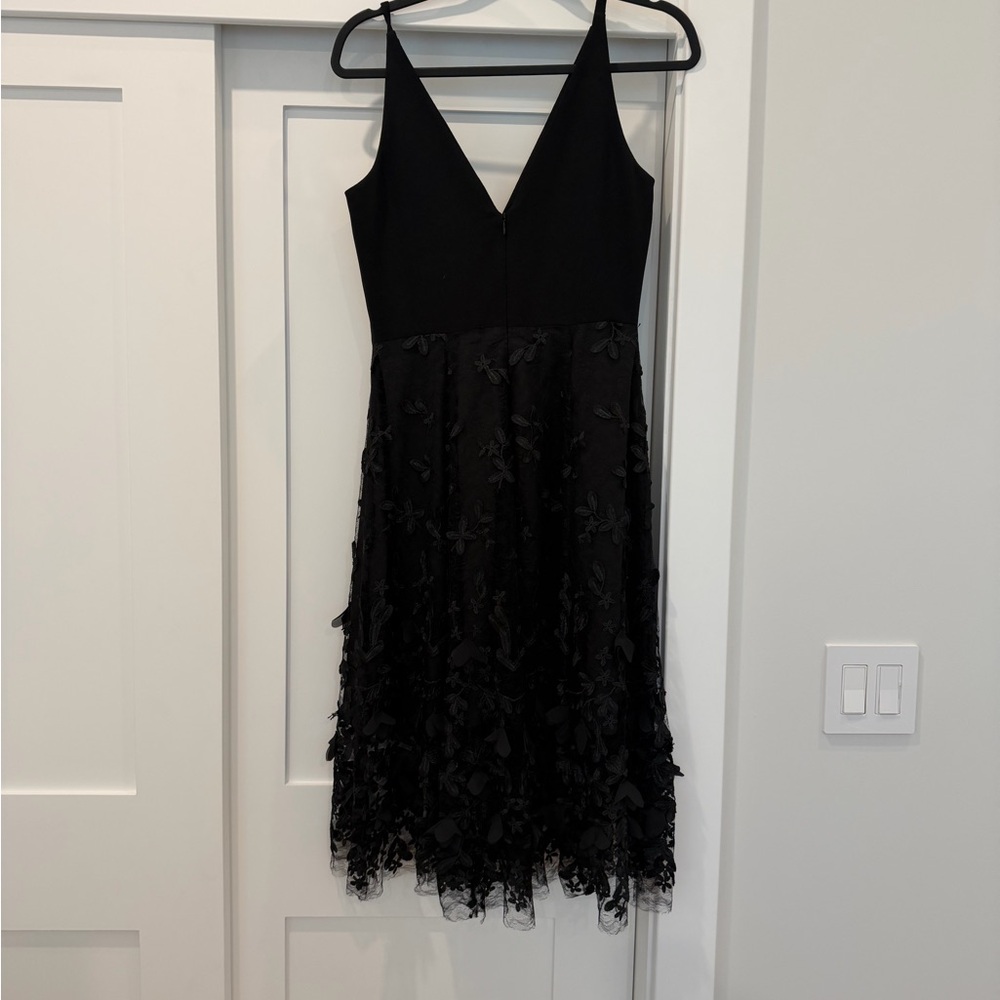 Dress the Population Black V-Neck Floral Appliqué Midi Dress - Picture 6 of 10